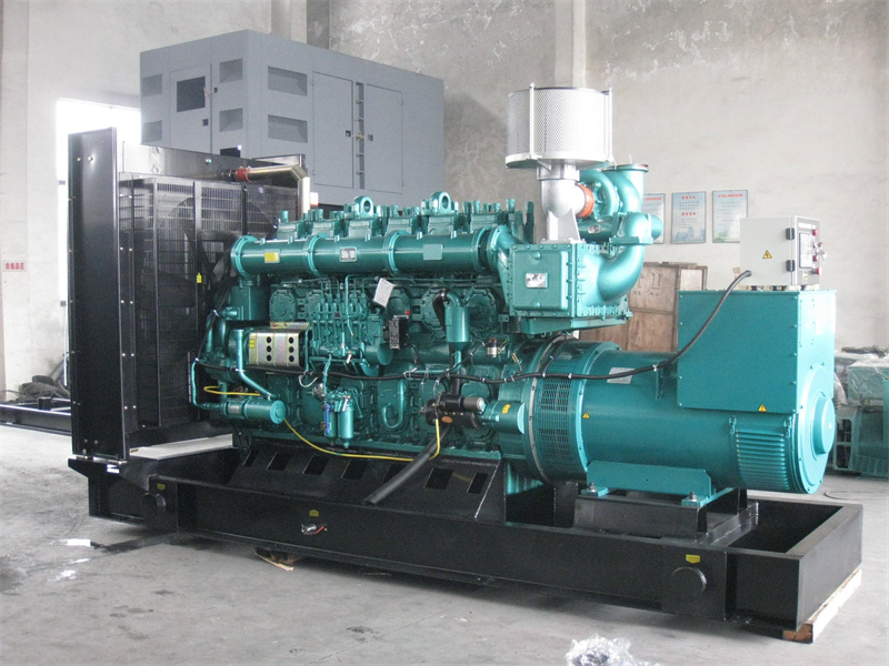 伊通200KW 柴油发电机的油耗是多少?